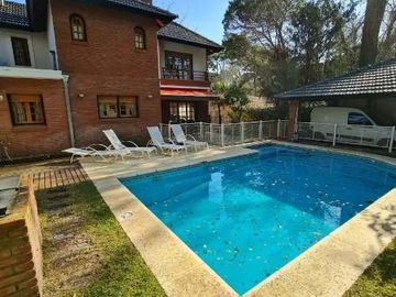 Casa en venta en Villa Gesell