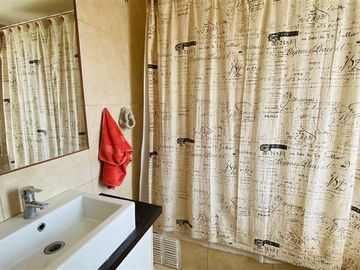 Casa en Venta en Condominio Las Catalpas / Camino a Melipilla