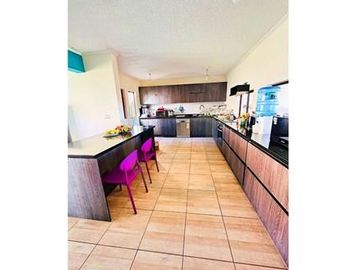 Se vende  casa en Peñuelas con terraza panorámica