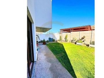 Se vende  casa en Peñuelas con terraza panorámica