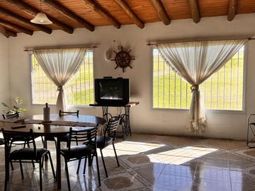Casa con Importante parque entre Colón y San José