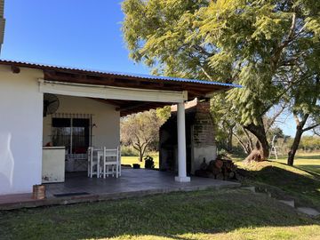 Casa con Importante parque entre Colón y San José