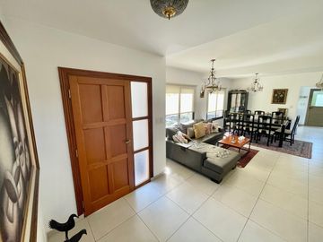 Oportunidad! Excelente casa en venta en Las Orquídeas