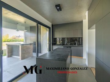 Casa en venta, 6 ambientes. Terralagos, Canning