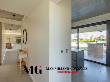 Casa en venta, 6 ambientes. Terralagos, Canning