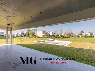 Casa en venta, 6 ambientes. Terralagos, Canning