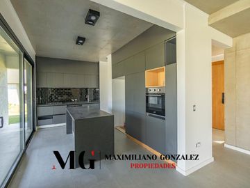 Casa en venta, 6 ambientes. Terralagos, Canning