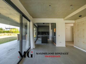 Casa en venta, 6 ambientes. Terralagos, Canning