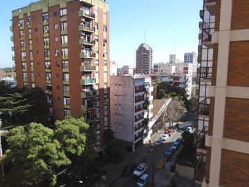 VENTA SEMIPISO 3 AMBIENTES EN ACASSUSO