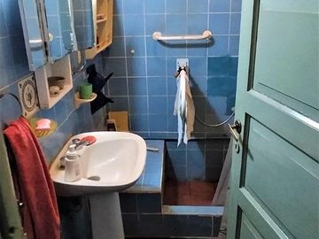 Casa en venta - 3 Dormitorios 1 Baño - Cochera - 454Mts2 - Morón