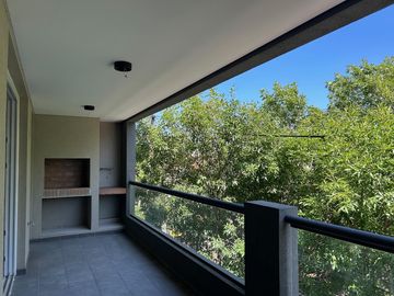 Lencke vende - Edificio Los Fresnos, amplio 2 ambientes c/balcon terraza y parrilla