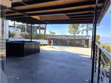 CASA MODERNA EN VENTA Y RENTA A 3 MINUTOS DE AVANDARO