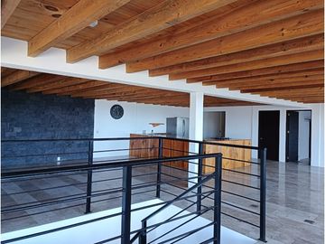 CASA MODERNA EN VENTA Y RENTA A 3 MINUTOS DE AVANDARO