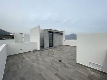 CASA EN VENTA EN PRIVADA EVEREST - CUMBRES MONTERREY, N.L.