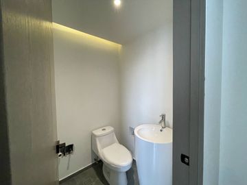 CASA EN VENTA EN PRIVADA EVEREST - CUMBRES MONTERREY, N.L.