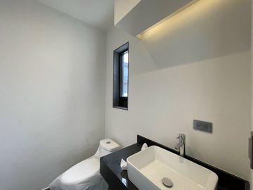 CASA EN VENTA EN PRIVADA EVEREST - CUMBRES MONTERREY, N.L.