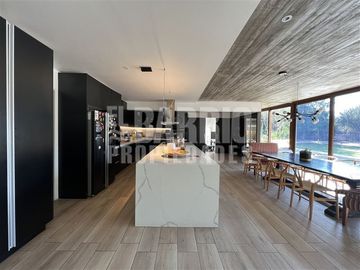 Casa en Venta en Chicureo / Piedra Roja