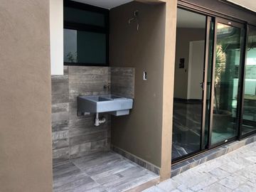 Estrena amplia casa en San Jerónimo