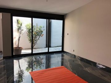 Estrena amplia casa en San Jerónimo