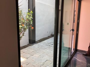 Estrena amplia casa en San Jerónimo