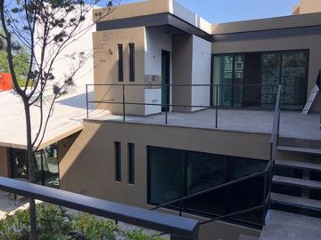 Estrena amplia casa en San Jerónimo