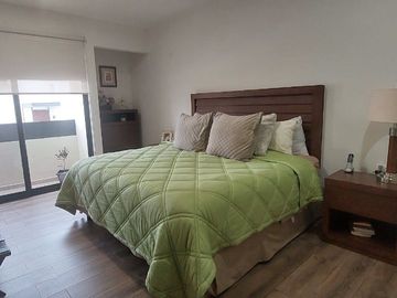 Hermosa Casa en Zibata con hasta cinco recamaras