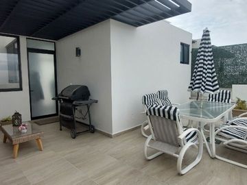 Hermosa Casa en Zibata con hasta cinco recamaras