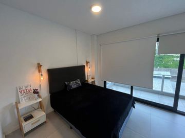 VENTA de 1 gran ambiente con balcón en la mejor zona de San Telmo, a metros de Puerto Madero