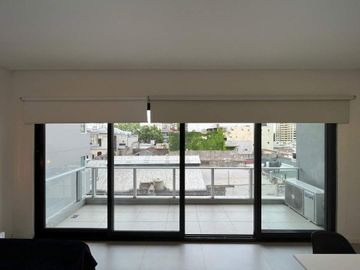 VENTA de 1 gran ambiente con balcón en la mejor zona de San Telmo, a metros de Puerto Madero