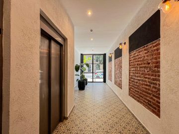 VENTA de 1 ambiente al frente con balcón y piscina