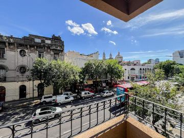 VENTA de 1 ambiente al frente con balcón y piscina