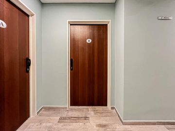 VENTA de 1 ambiente al frente con balcón y piscina