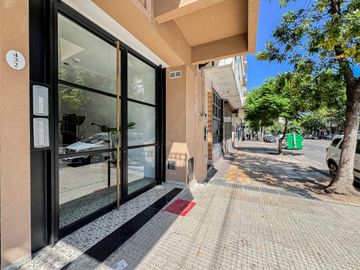 VENTA de 1 ambiente al frente con balcón y piscina