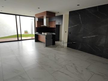 Casa en venta en Residencial Trento