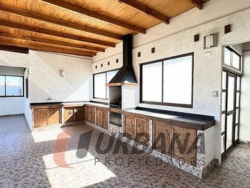 EXCLUSIVA CASA EN LA CIUDAD DE ANDACOLLO
