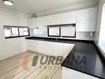EXCLUSIVA CASA EN LA CIUDAD DE ANDACOLLO