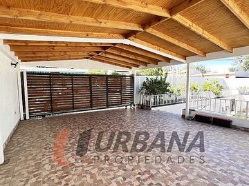 EXCLUSIVA CASA EN LA CIUDAD DE ANDACOLLO