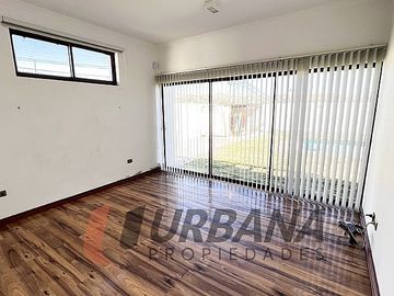 EXCLUSIVA CASA EN LA CIUDAD DE ANDACOLLO