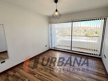 EXCLUSIVA CASA EN LA CIUDAD DE ANDACOLLO