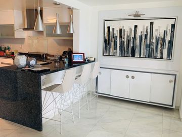 Excelente Casa en Venta en Ubicacion Priviligiada Parques de La Herradura