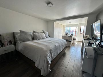 Excelente Casa en Venta en Ubicacion Priviligiada Parques de La Herradura