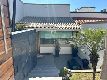 Excelente Casa en Venta en Ubicacion Priviligiada Parques de La Herradura