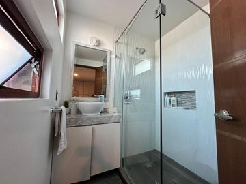 Excelente Casa en Venta en Ubicacion Priviligiada Parques de La Herradura