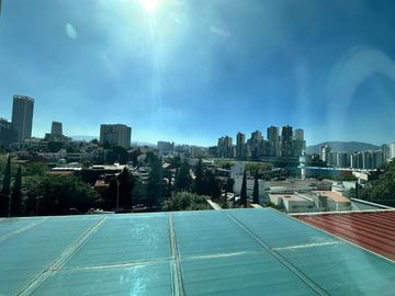 Excelente Casa en Venta en Ubicacion Priviligiada Parques de La Herradura