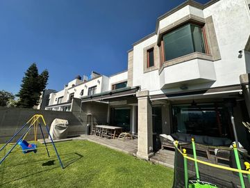 Excelente Casa en Venta en Ubicacion Priviligiada Parques de La Herradura