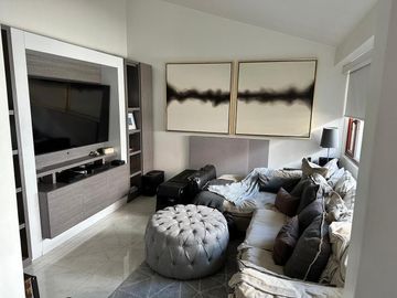 Excelente Casa en Venta en Ubicacion Priviligiada Parques de La Herradura