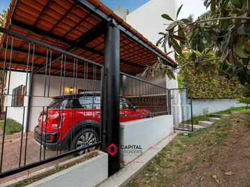 Casa en venta de Lujo Bugambilias zona Sur