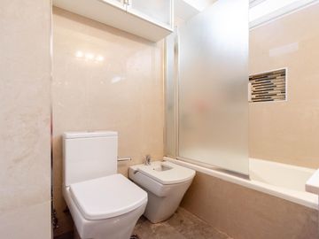 Venta 4 Ambientes con Dependencia y Cochera 105m2