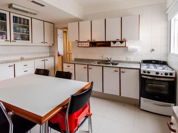 Venta 4 Ambientes con Dependencia y Cochera 105m2