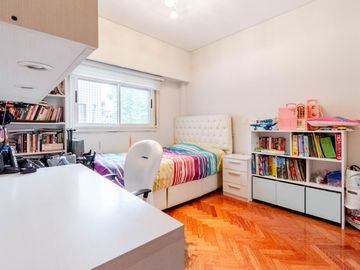 Venta 4 Ambientes con Dependencia y Cochera 105m2